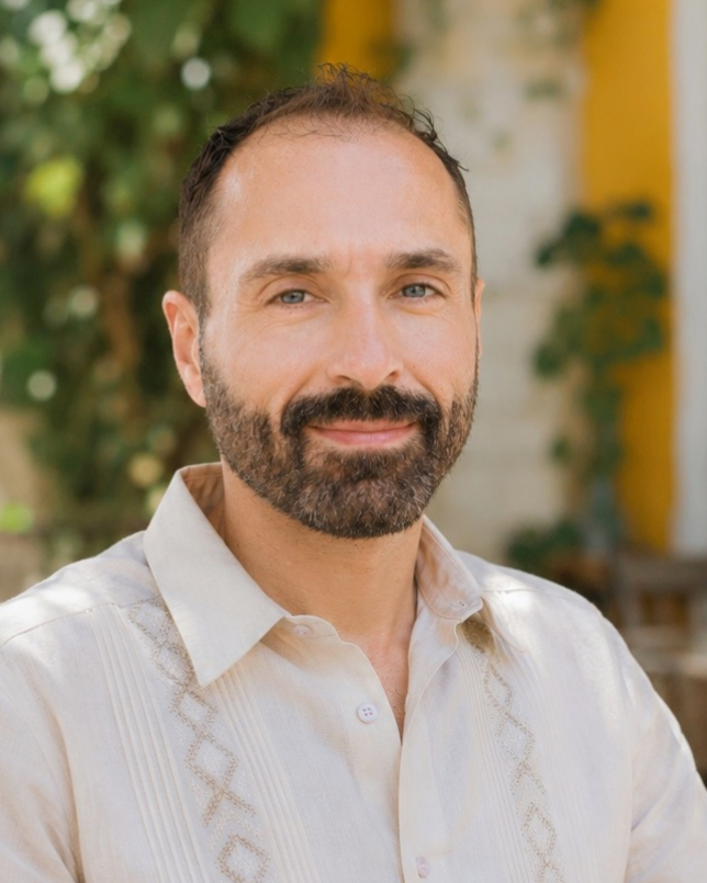 Raphael Ernst, autor de Mente Nutrición Movimiento